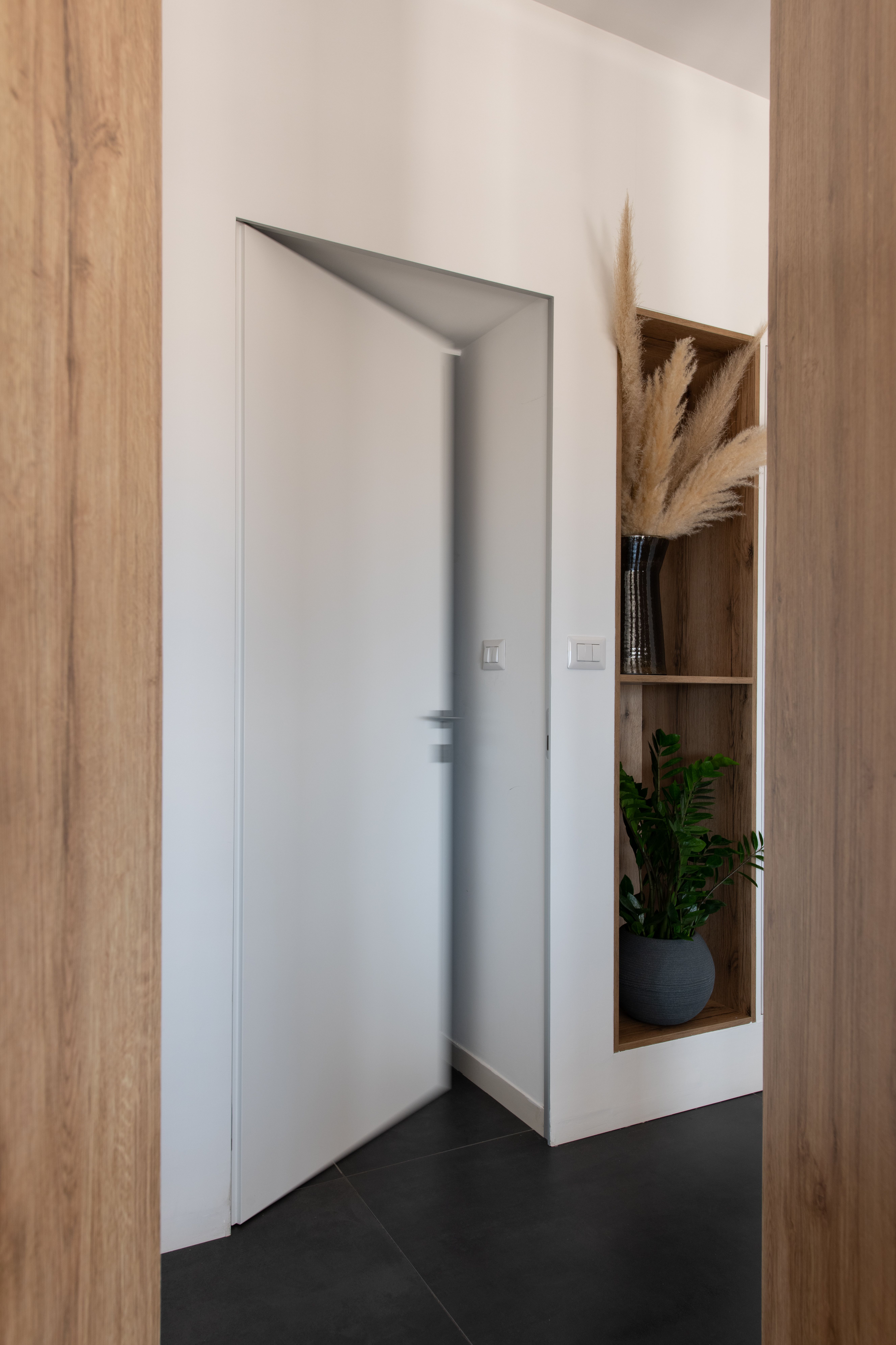 Image 7 of HOUSE 1105