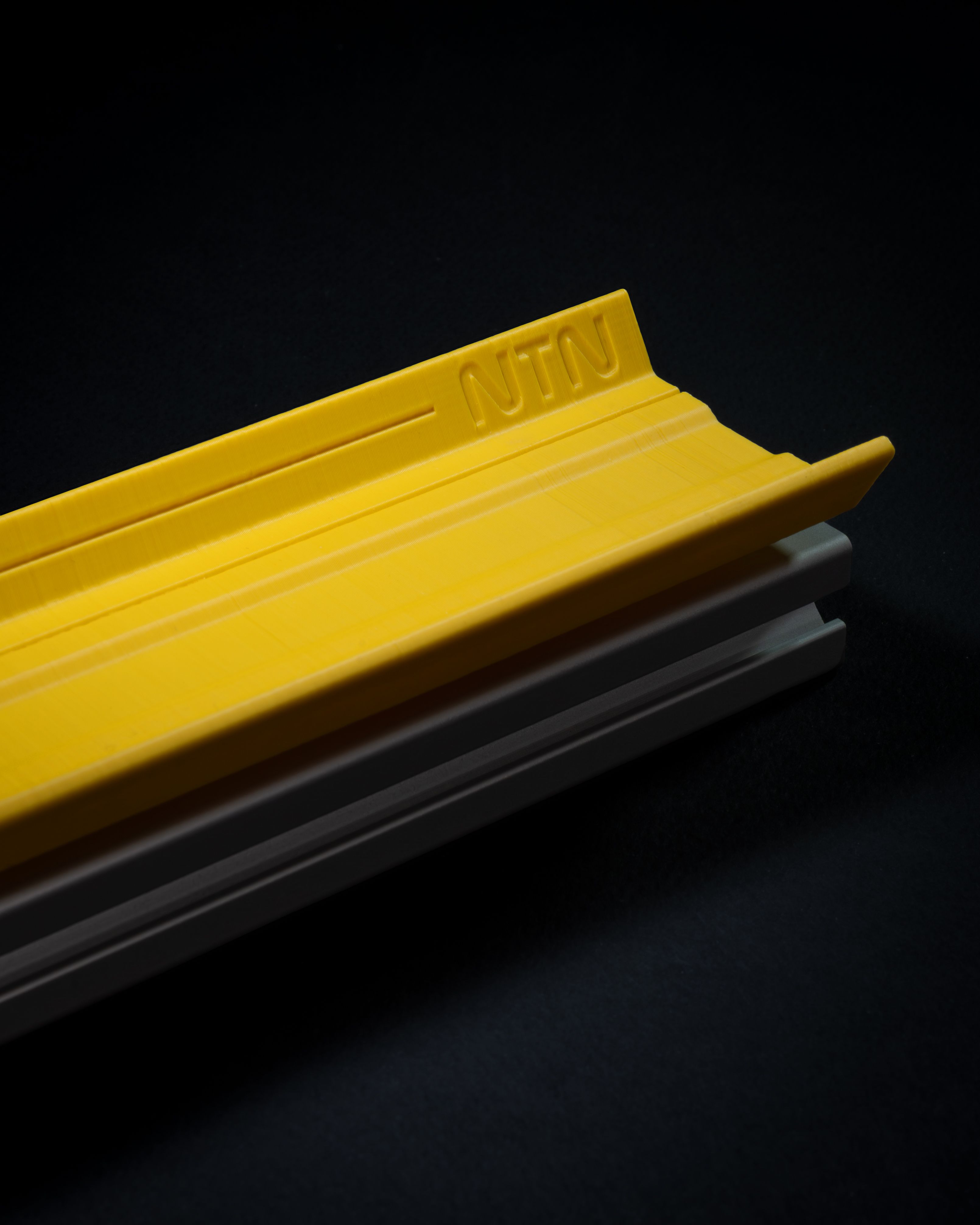 Image 5 of LOW-PROFILE